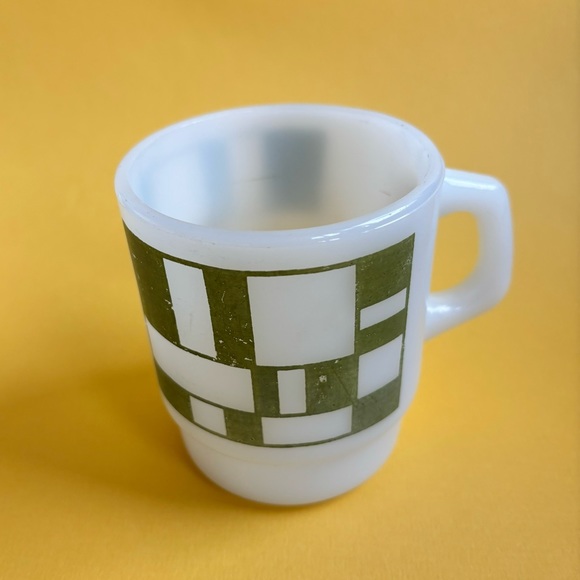 Vintage Anchor Hocking Fire King Milk Glass Stackable Mug with D Handle - Picture 3 of 6